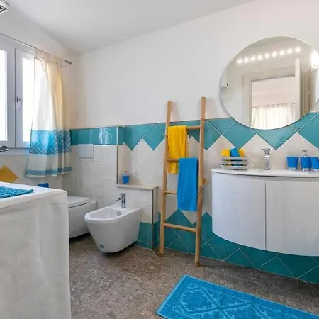 Porto Ferro Con Piscina E Giardino Per 4 Persone *